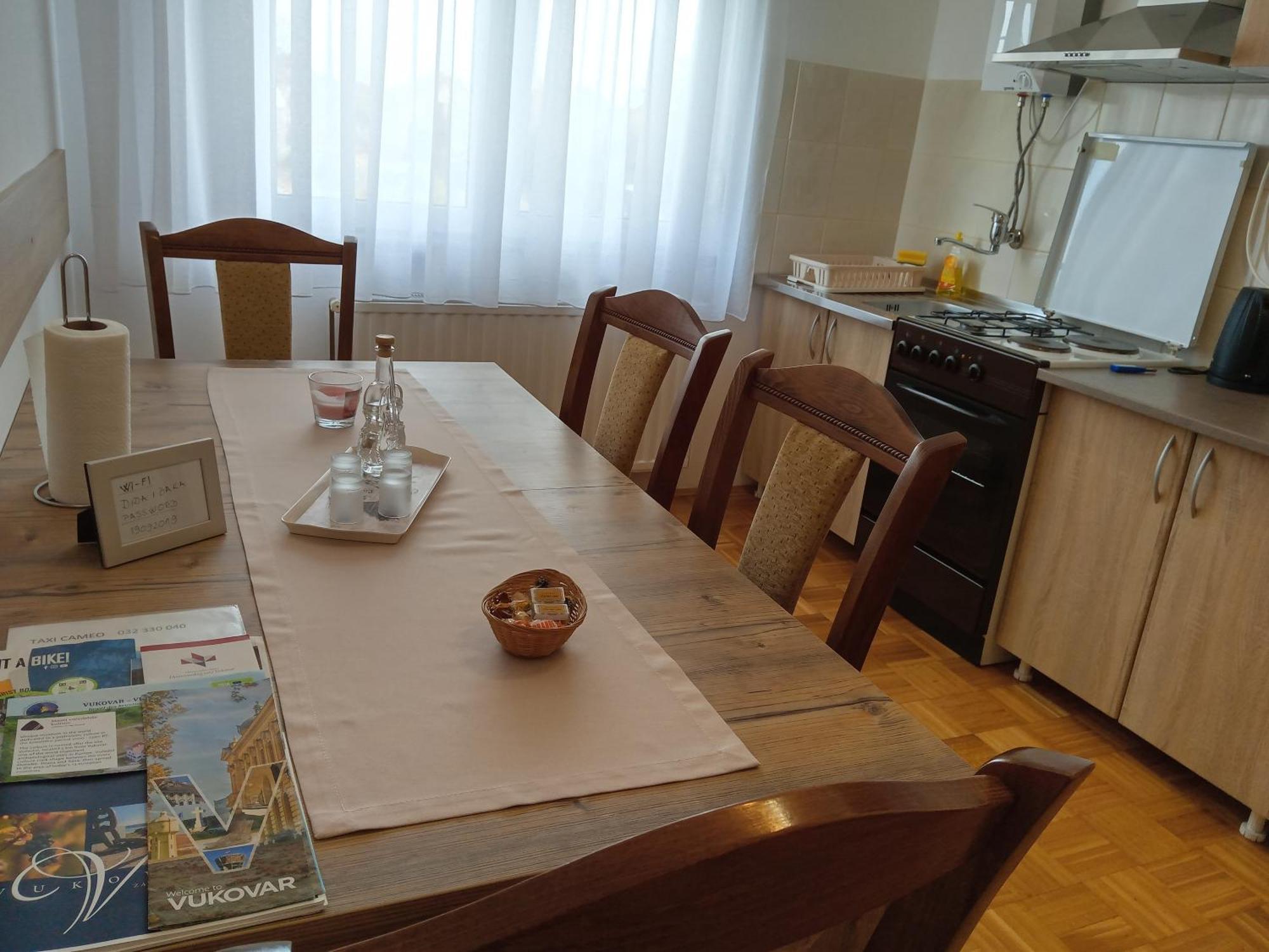 Apartman Kod Dide I Bake Vukovar Esterno foto