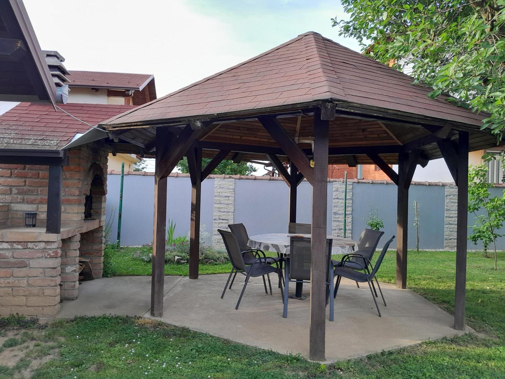 Apartman Kod Dide I Bake Vukovar Esterno foto