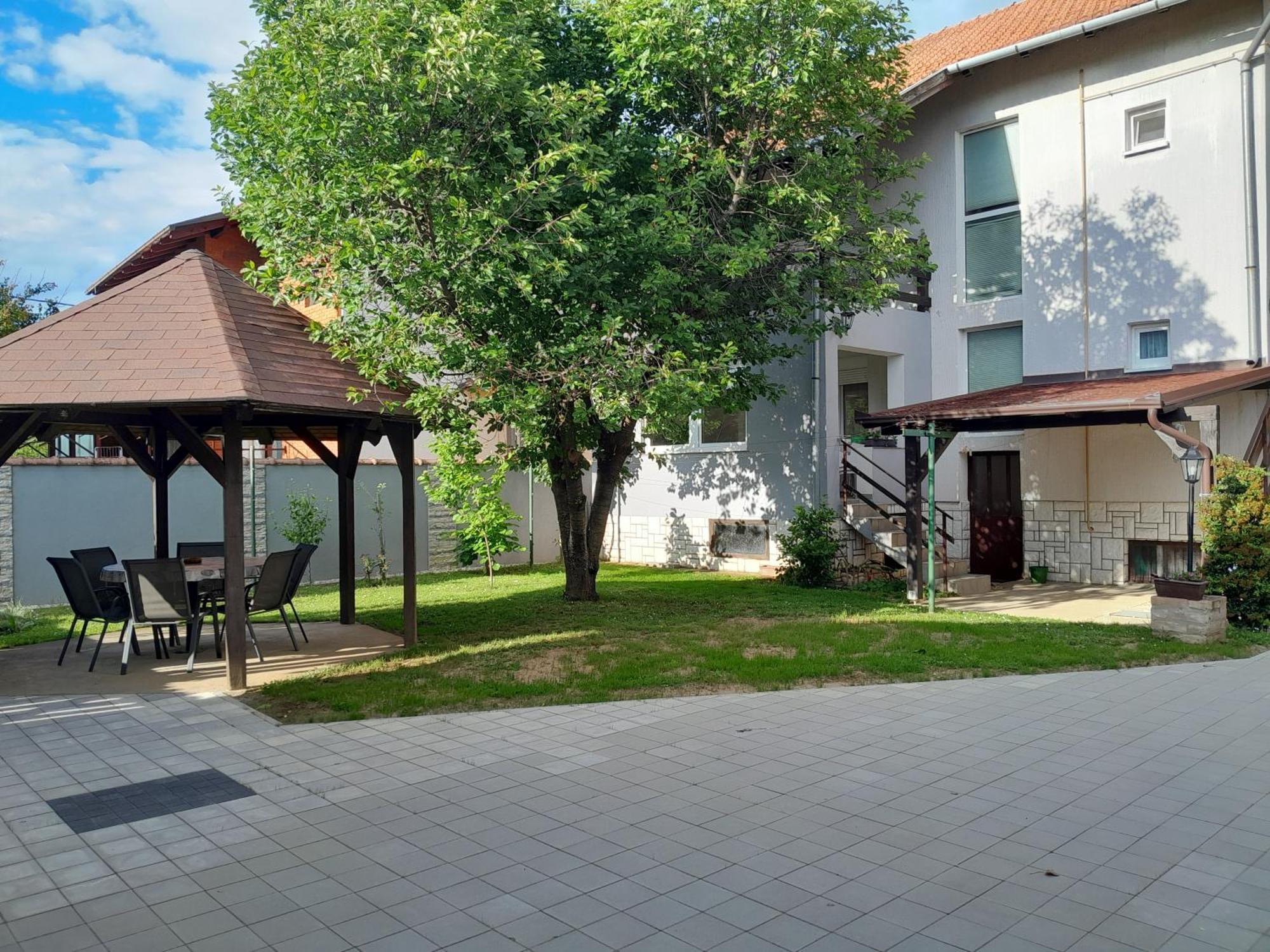 Apartman Kod Dide I Bake Vukovar Esterno foto